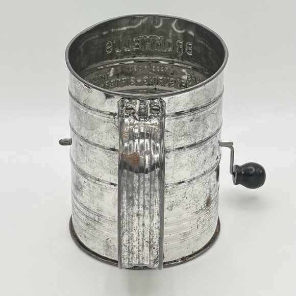 Vintage Bromwell’s 3 Cup Flour Sifter USA Tin Hand Crank Mid Century Farmhouse - Picture 4 of 7